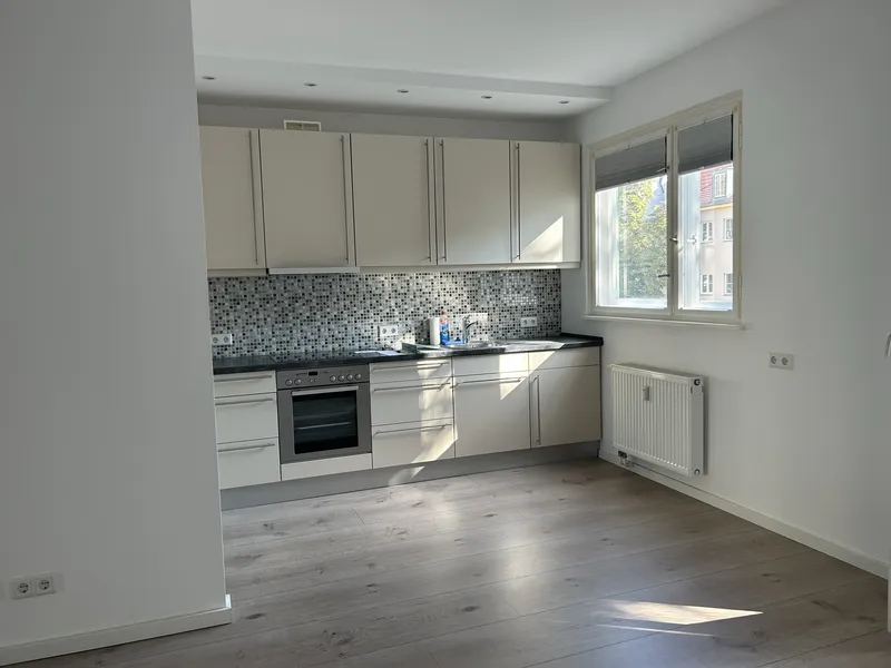 Stilvoll modernisiert: 2-Zimmer-Wohnung in Wilmersdorf — photo 1